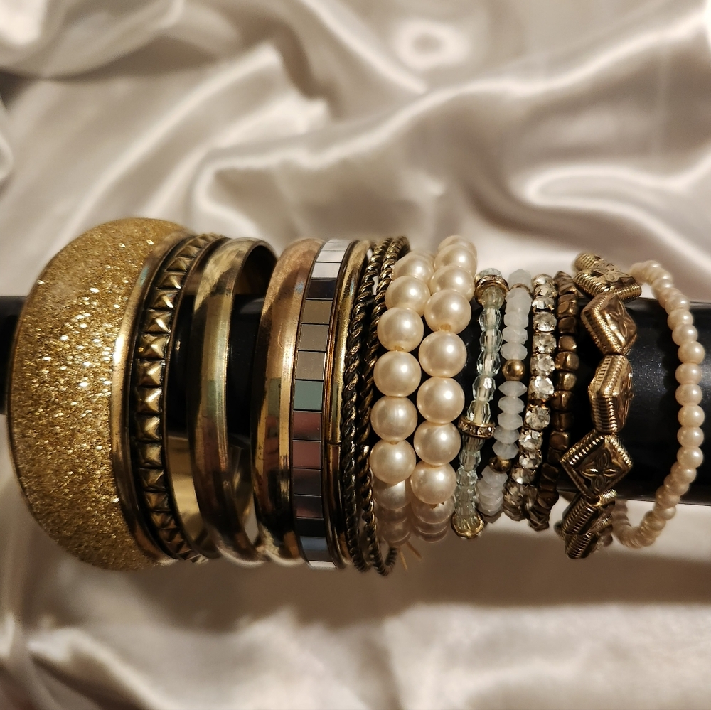 🔥Twenty (20) Random Bracelets Set - Picture 3 of 5
